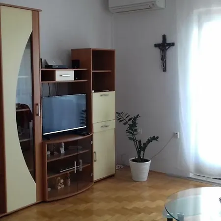 Spacious In Selce With Sea View *