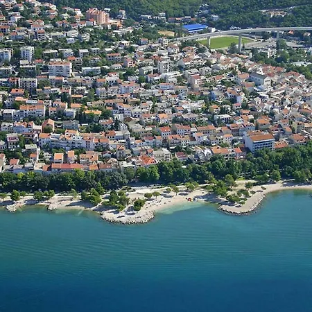 Apartment Spacious In Selce With Sea View